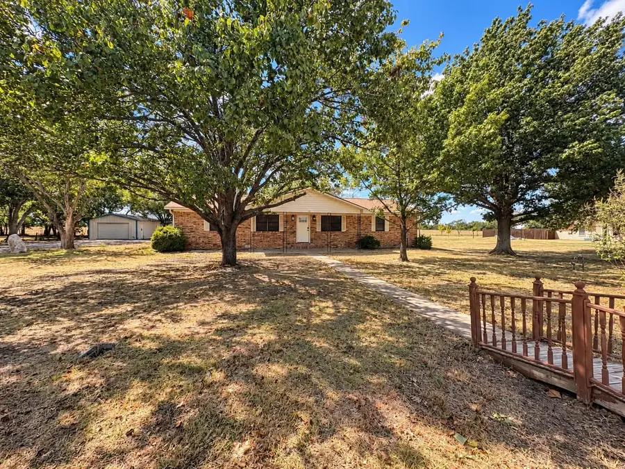 801 N Main St, Dodd City, TX 75438 - #2