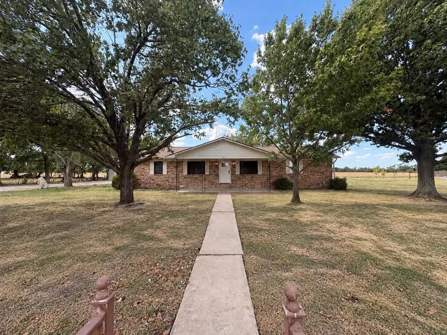801 N Main St, Dodd City, TX 75438 - #3