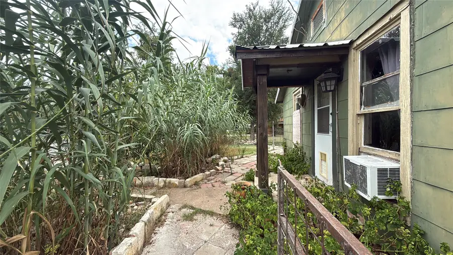 377 Tom Sawyer Street, Evant, TX 76525 - #2