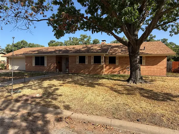 604 Kingwood Drive, Mineral Wells, TX 76067
