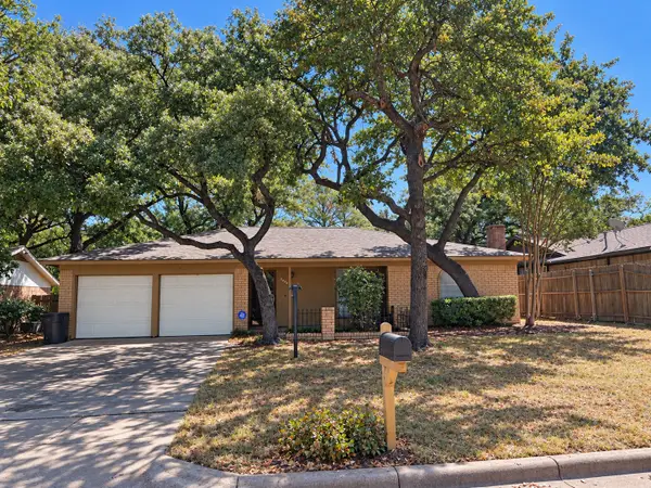 2809 Bent Tree Lane, Arlington, TX 76016