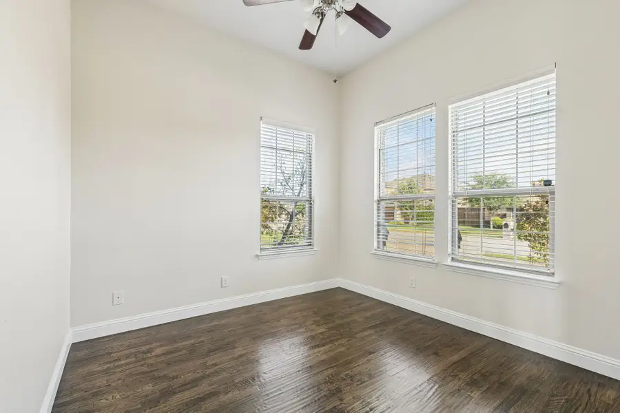 4813 Parkplace Drive, Justin Roanoke, TX 76226 - #3