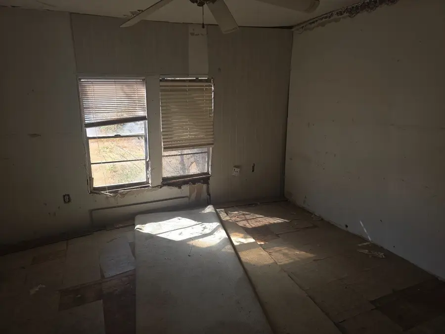 205 Bell Street, Sweetwater, TX 79556 - #3