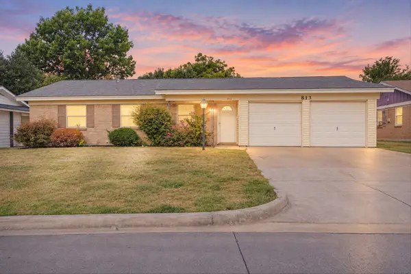 813 Jerry Lane, Bedford, TX 76022