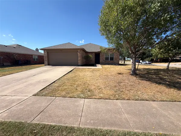 809 Canyon Cove Drive, Burleson, TX 76028