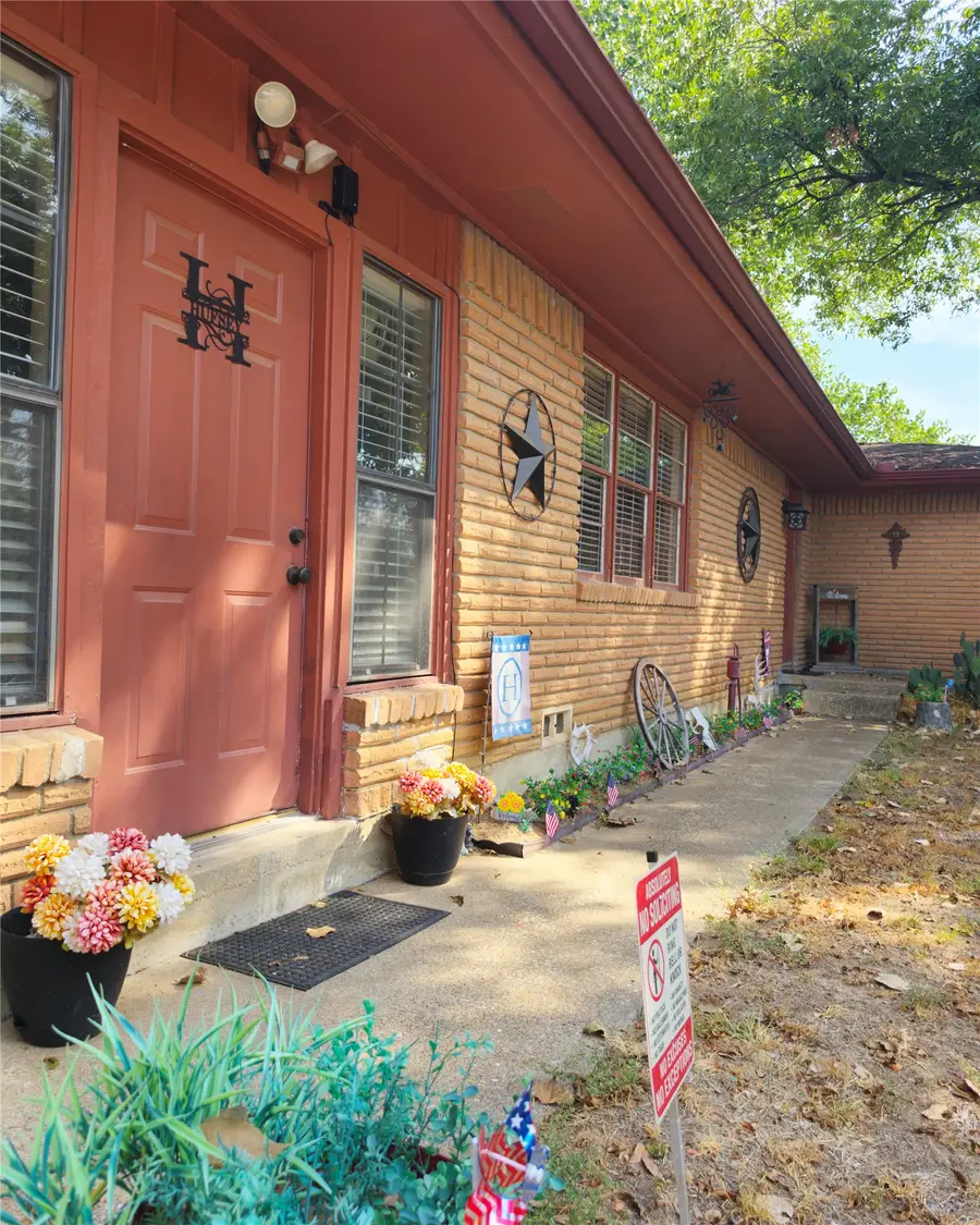 800 Kerry Lane, Azle, TX 76020 - #3
