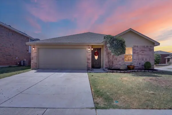 12933 Azure Heights Place, Rhome, TX 76078