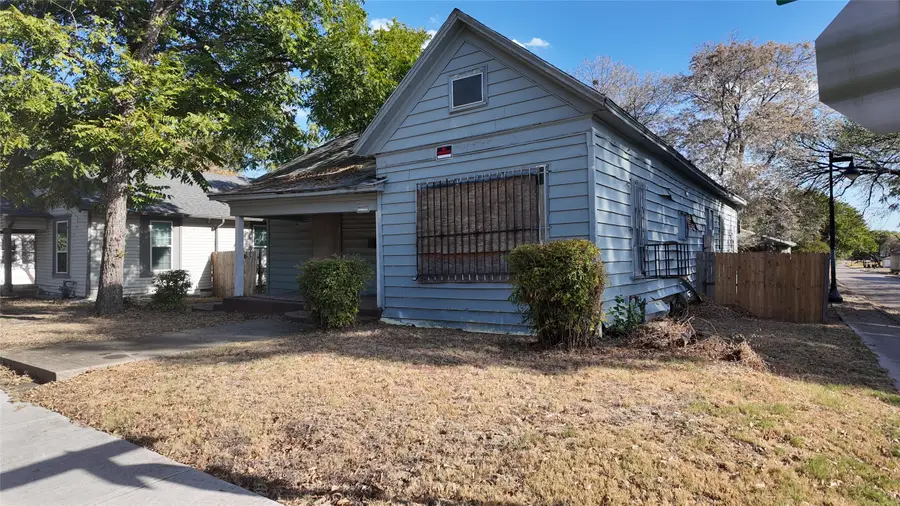1102 E Terrell Avenue, Fort Worth, TX 76104 - #3