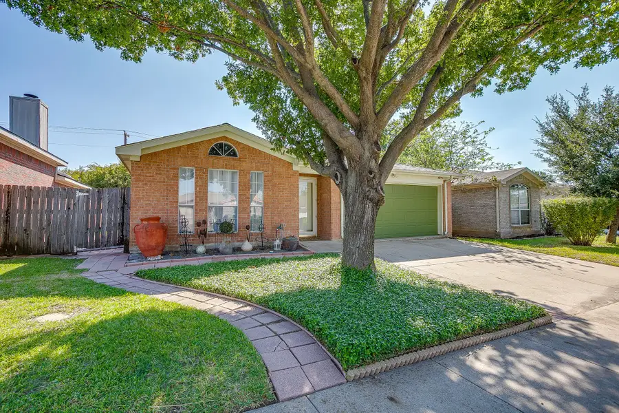 704 Charles City Drive, Arlington, TX 76018 - #2