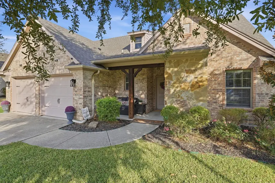 516 Magnolia Parkway, Benbrook, TX 76126 - #2