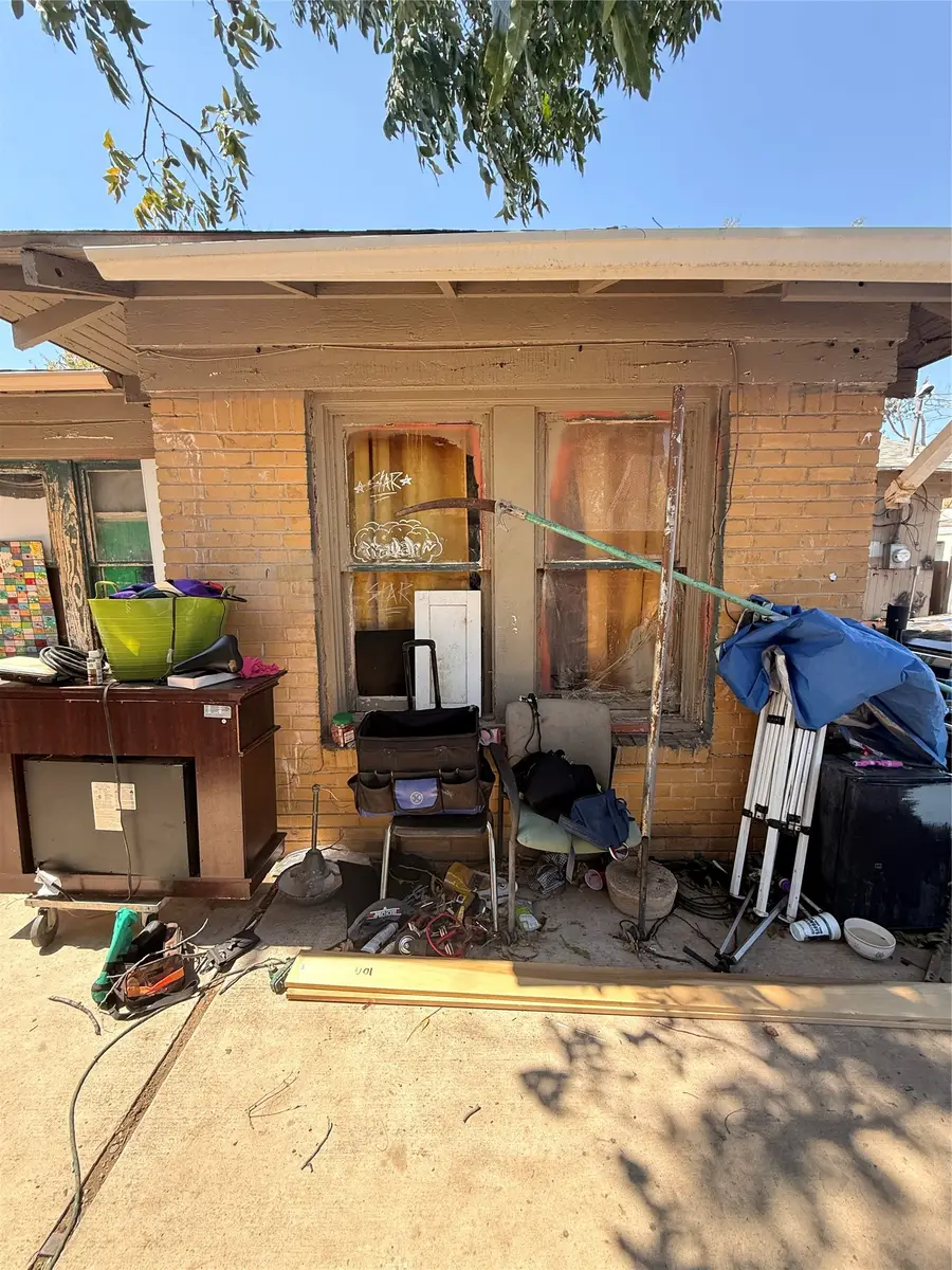 2911 E Vickery Boulevard, Fort Worth, TX 76105 - #2