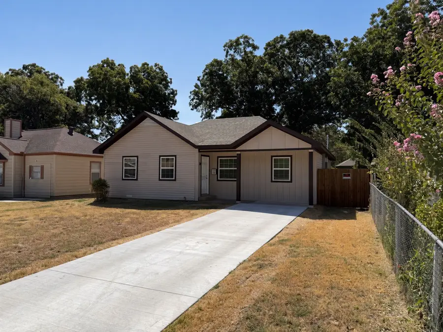 1205 Oak Street, Grand Prairie, TX 75050 - #2