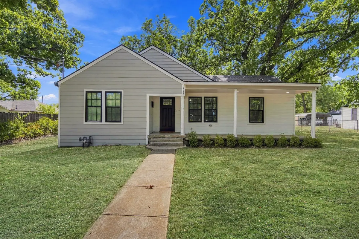 703 W Milam Street, Ennis, TX 75119 - #1