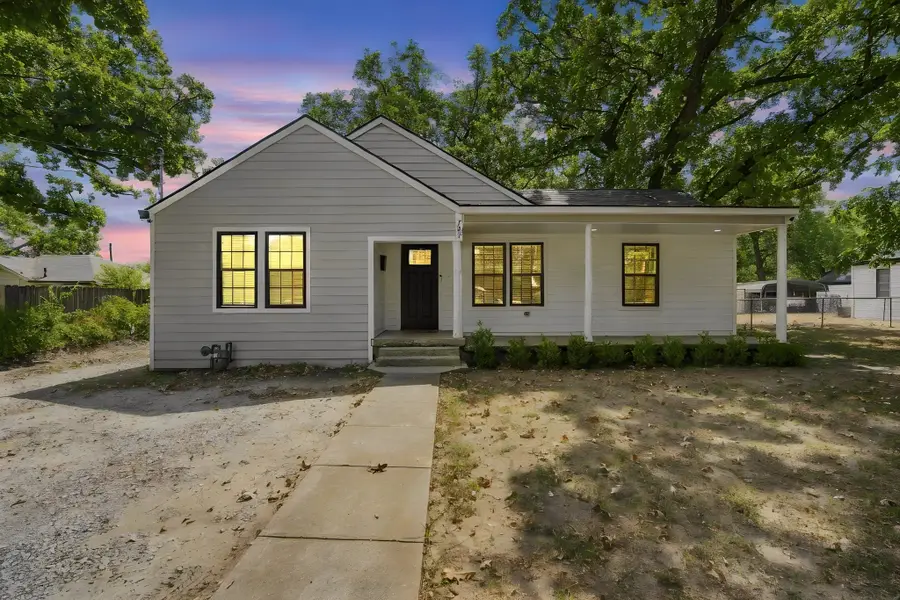 703 W Milam Street, Ennis, TX 75119 - #3