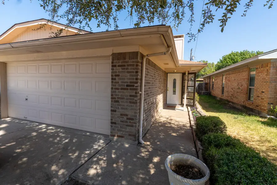 419 S Las Vegas Trail, White Settlement, TX 76108 - #2