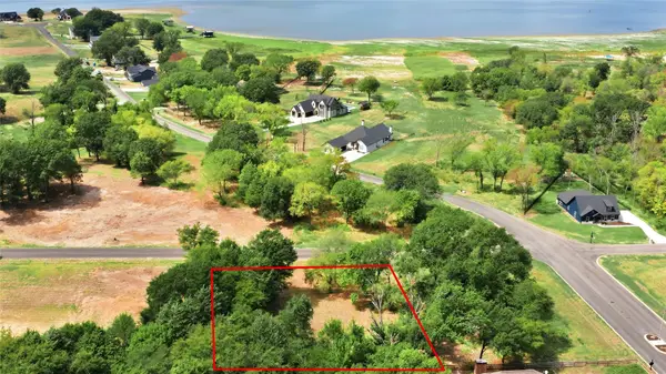 703 Clubview Drive, Mabank, TX 75143