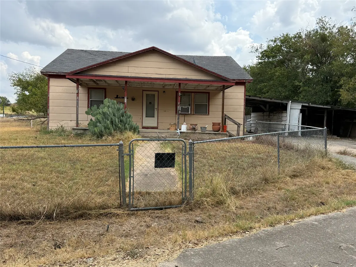 1940 S Pearl Street, Comanche, TX 76442 - #1