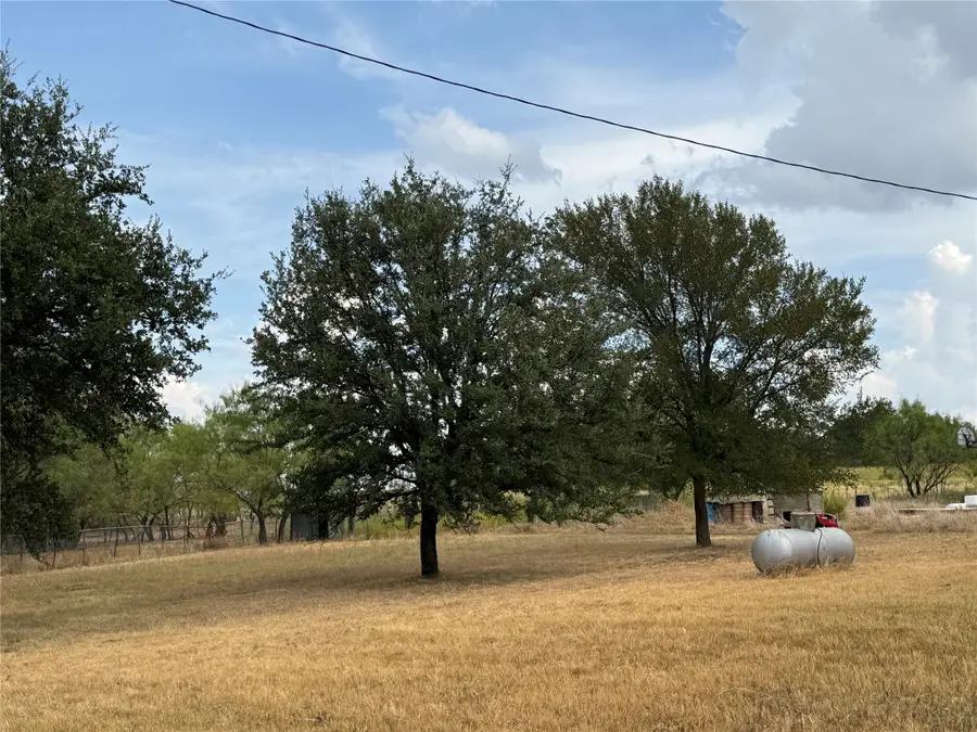 1940 S Pearl Street, Comanche, TX 76442 - #3