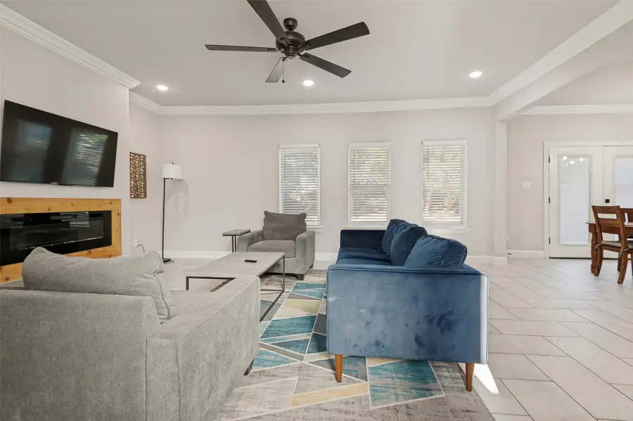 1315 Oak Knoll Drive, Haltom City, TX 76117 - #2