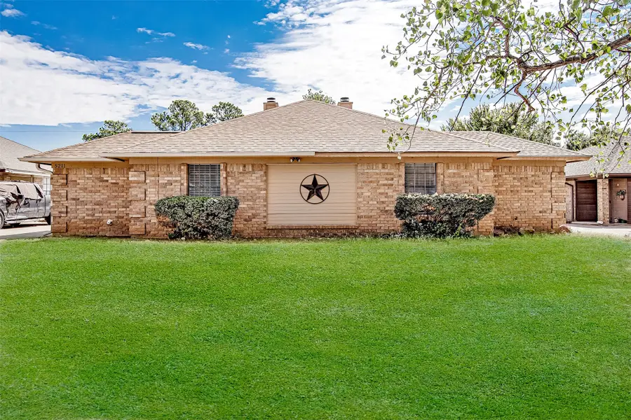 5211 Wild West Drive, Arlington, TX 76017 - #2