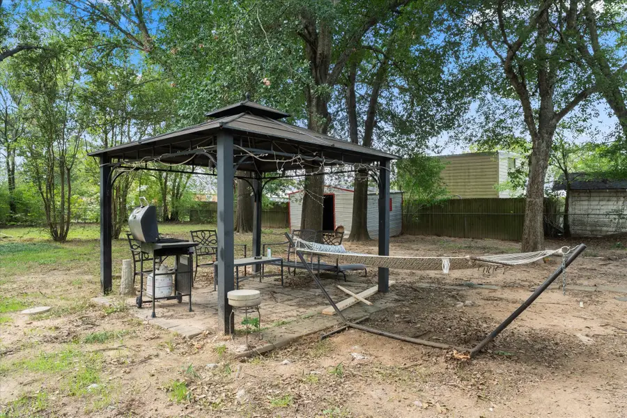 402 E Cook Street, Eustace, TX 75124 - #2