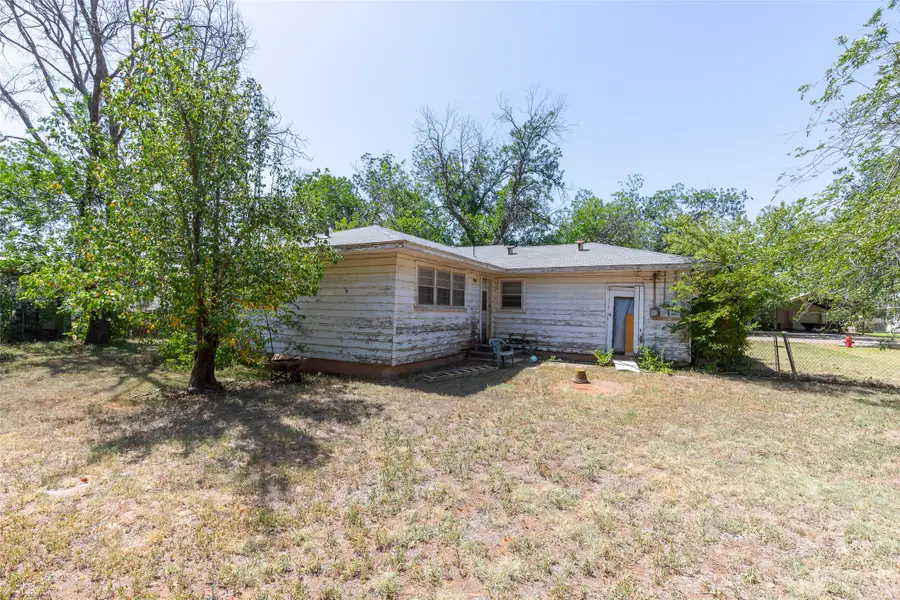 1404 Herring, Merkel, TX 79536 - #3