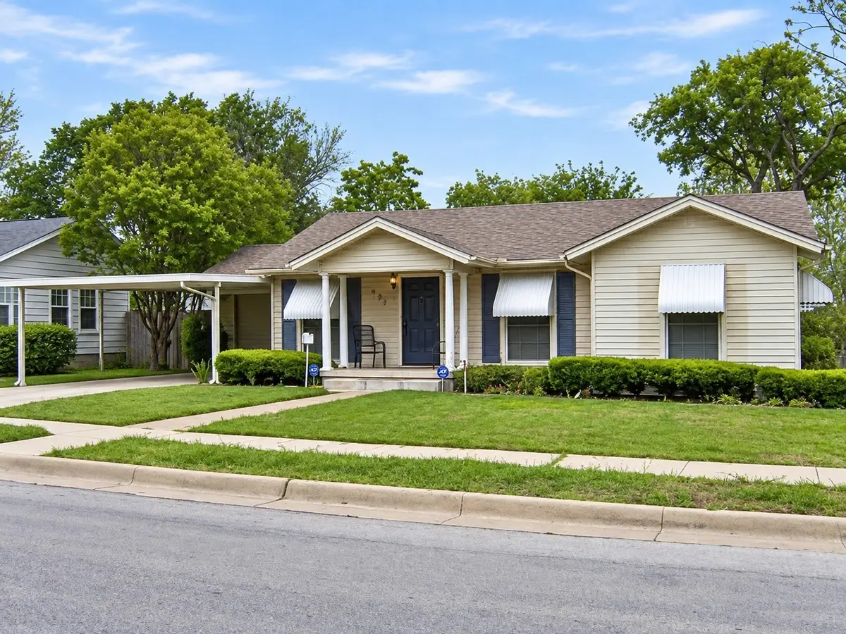 301 Washington Street, Garland, TX 75040 - #1