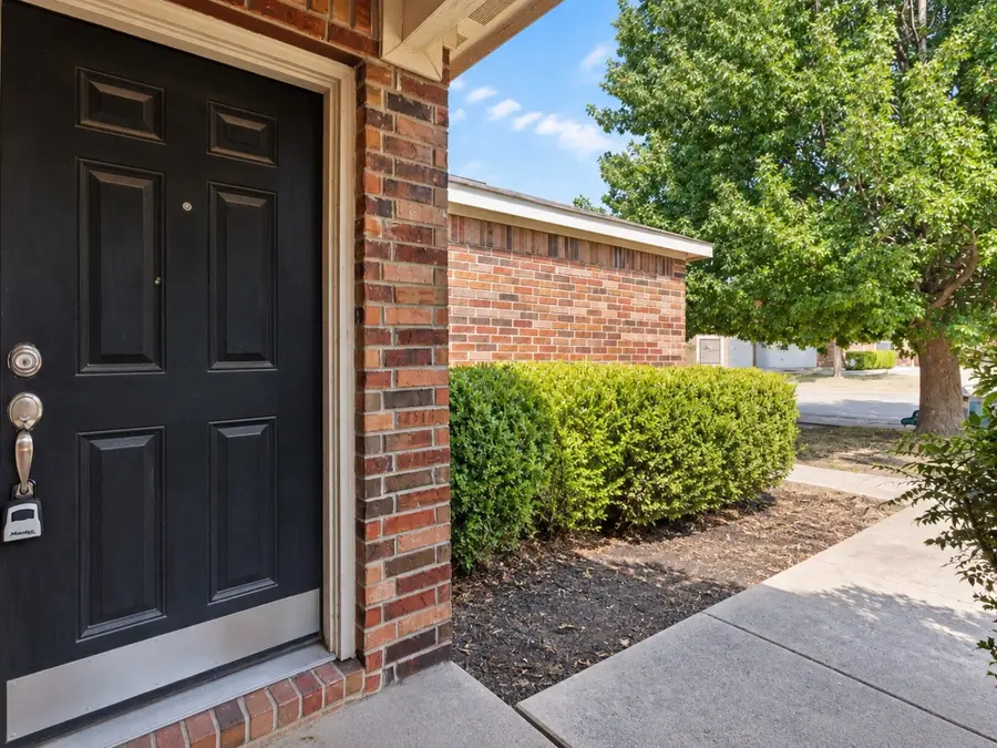 613 Misty Mountain Drive, Fort Worth, TX 76140 - #2