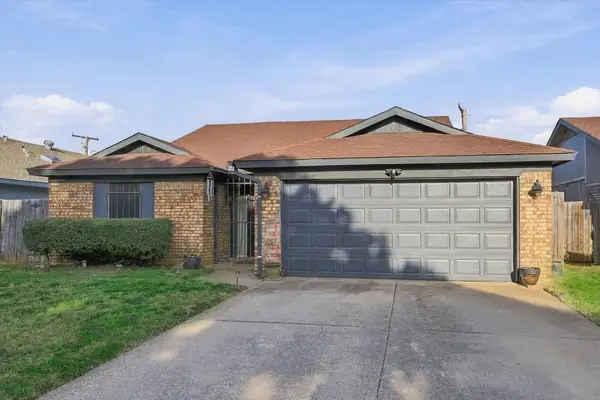 617 Cross Ridge Circle N, Fort Worth, TX 76120