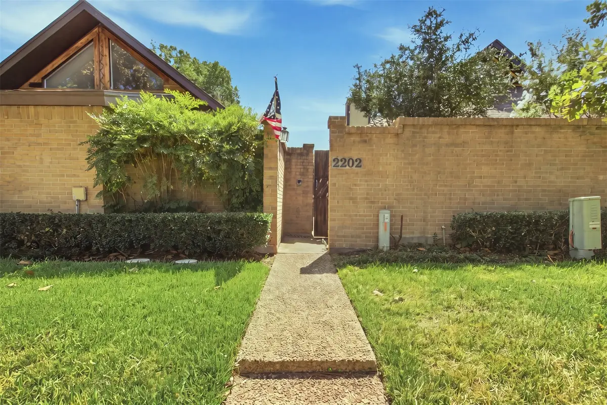2202 Green Gate Drive, Arlington, TX 76012 - #1