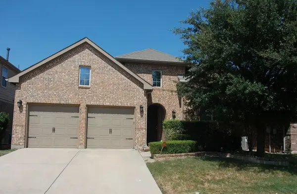1136 Crest Meadow Drive, Fort Worth, TX 76052