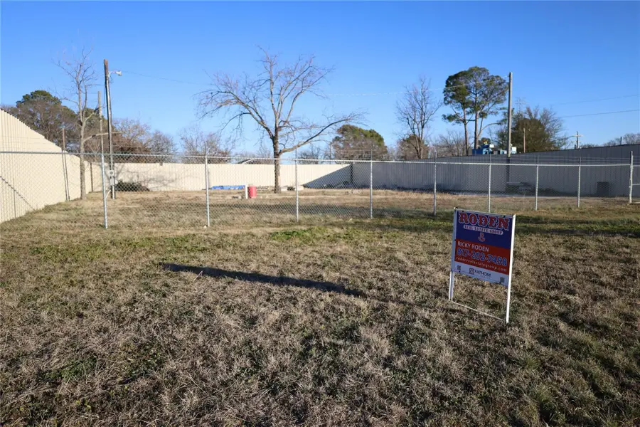 4208 B N Main Street, Burleson Joshua, TX 76058 - #2