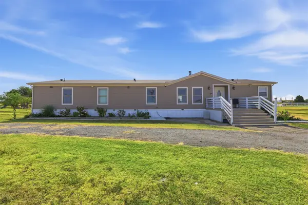 5812 Black Springs Lane, Joshua, TX 76058