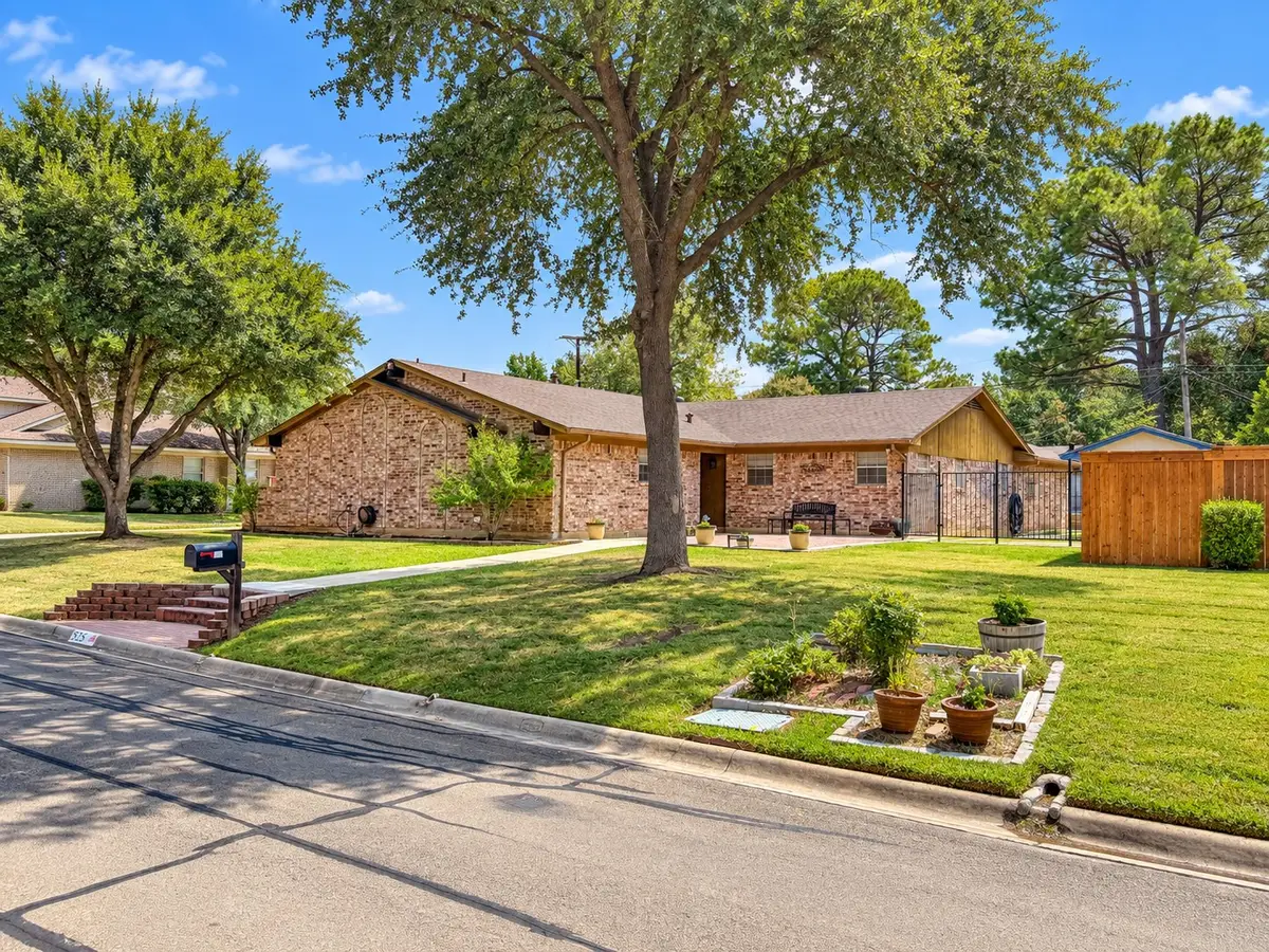 525 Magnolia Street, Denton, TX 76201 - #1