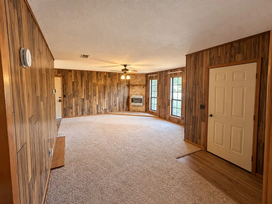 225 Elizabeth Lane, Blossom, TX 75416 - #3