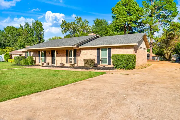 370 32nd Street Ne, Paris, TX 75460