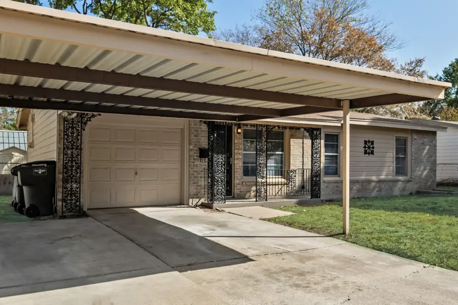 5533 Burton Avenue, Fort Worth, TX 76119 - #2