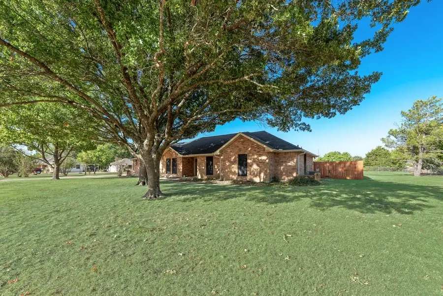 134 Deborde Circle, Red Oak, TX 75154 - #2