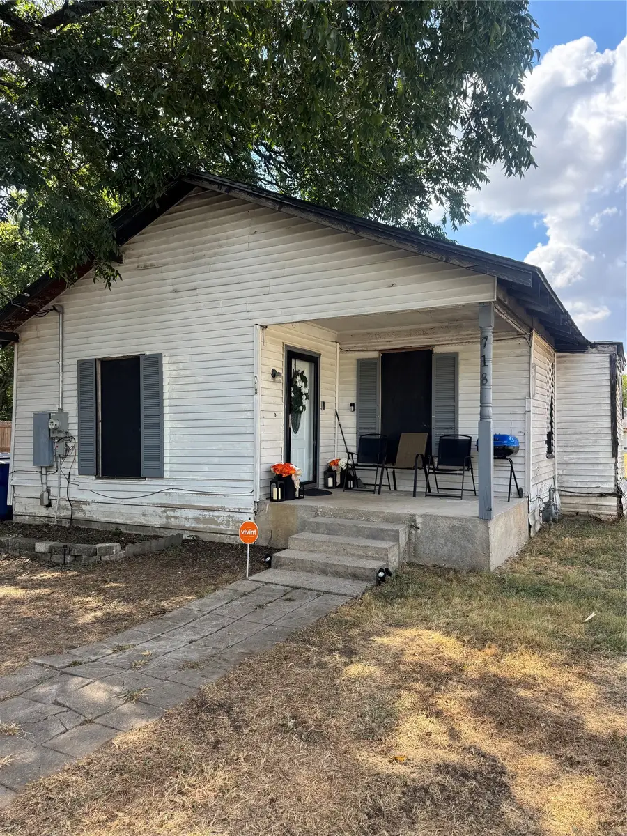 718 E Jefferson Street, Waxahachie, TX 75165 - #3