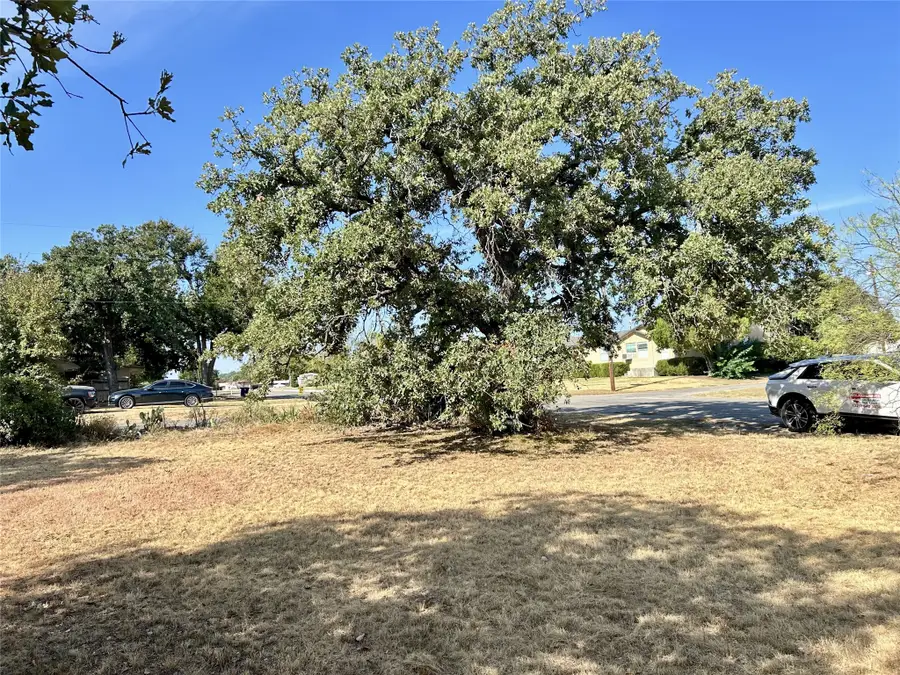 2406 Avenue D, Brownwood, TX 76801 - #3