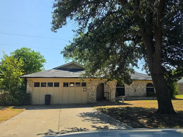 719 Ridgeway Road, Joshua, TX 76058