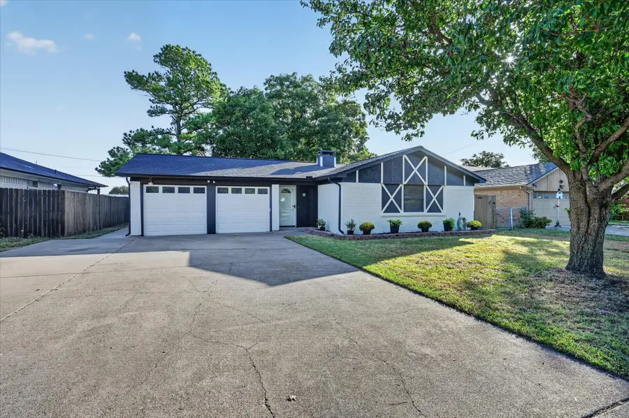 728 Douglas Street, Burleson, TX 76028 - #2