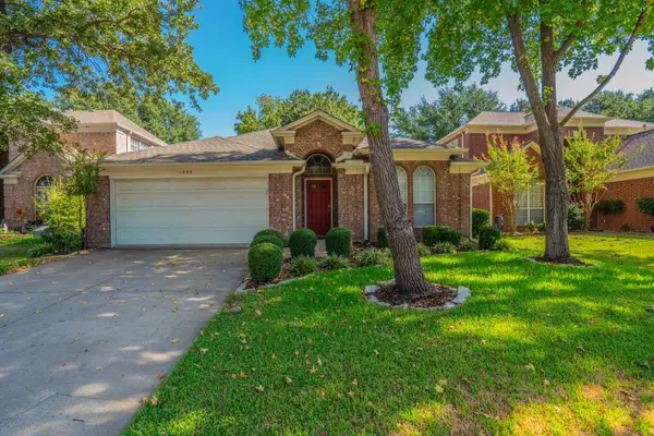 1828 Newton Drive, Flower Mound, TX 75028