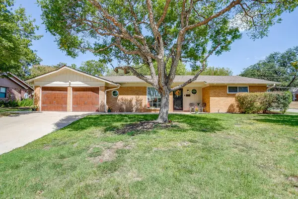 4413 Angus Drive, Fort Worth, TX 76116