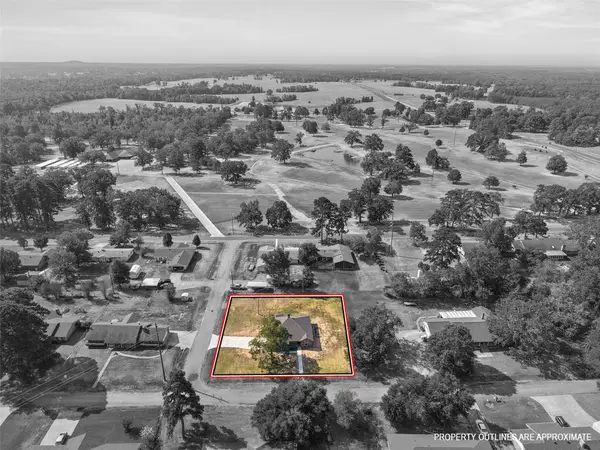 106 Royal Street, Gilmer, TX 75645