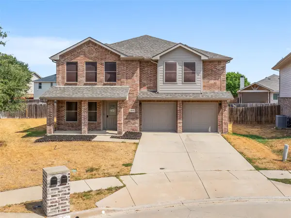 8640 Shallow Creek Drive, Fort Worth, TX 76179
