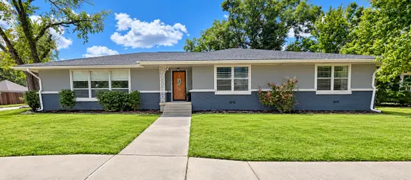224 E 9th Street, Bonham, TX 75418
