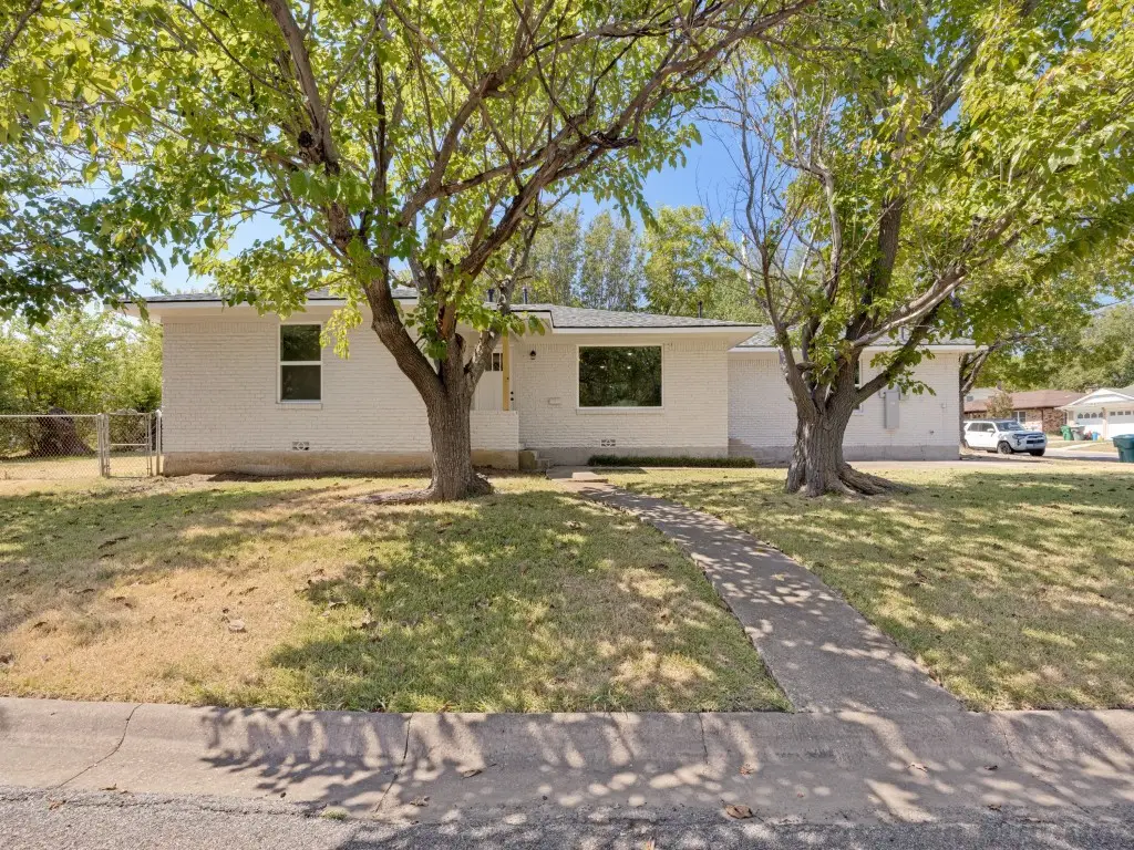 400 W Anita Street, Sherman, TX 75092 - #1