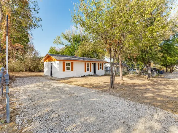 5217 Landino Street, Sansom Park, TX 76114