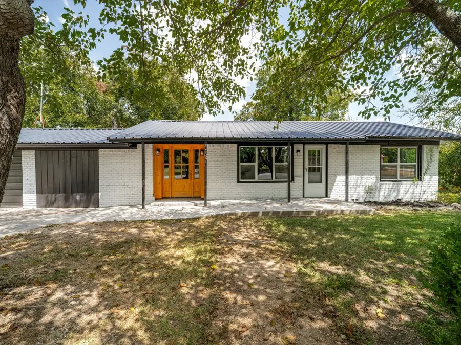 107 N Avenue P, Clifton, TX 76634 - #3